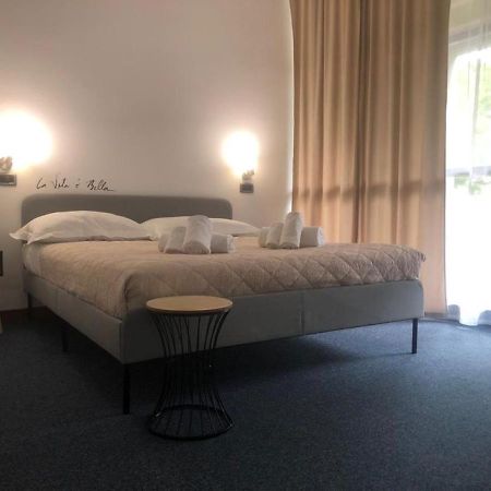 Hotel Domus Cerreto dʼEsi Extérieur photo