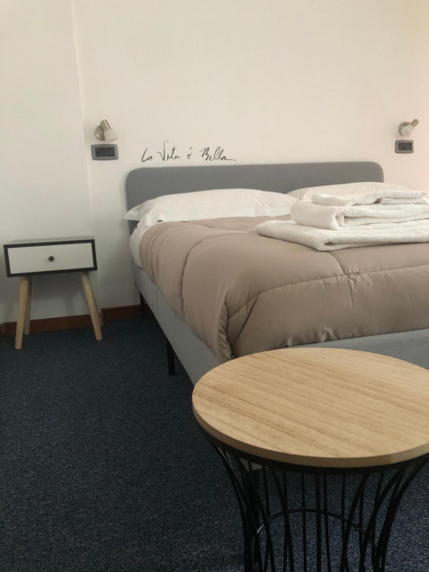 Hotel Domus Cerreto dʼEsi Extérieur photo